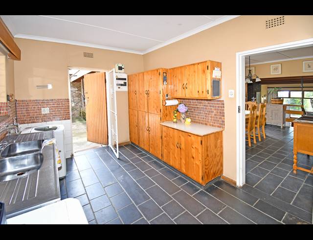 3 BEDROOM HOUSE FOR SALE IN QUELLERINA